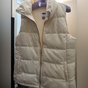 Old Navy Women's Off-White Puffer Vest Unisex